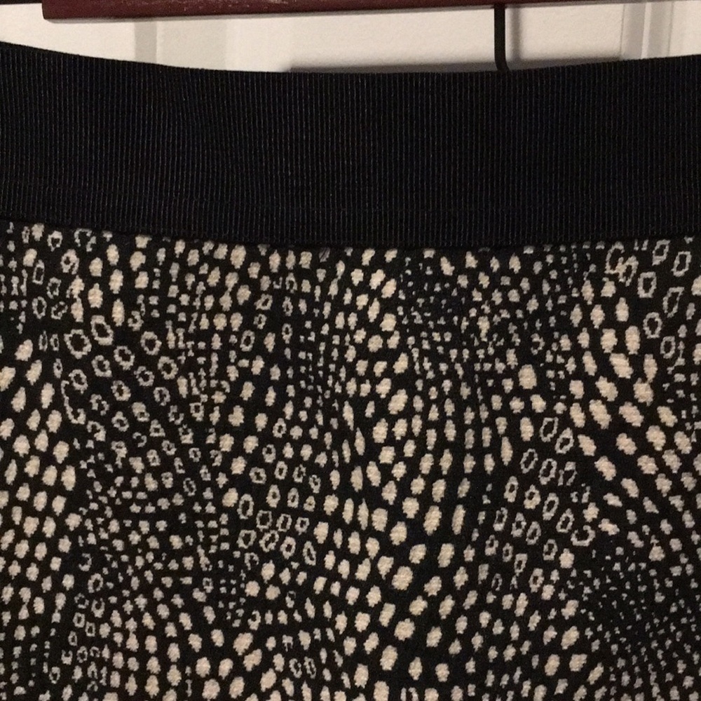 Ann Taylor EUC pencil skirt sz 10 black & white - Picture 5 of 9